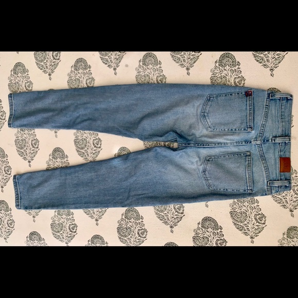 BDG GIRLFRIEND HIGH-WAISTED JEAN SIZE 24 - Picture 3 of 5